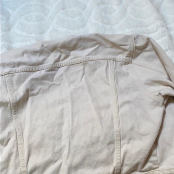 Guess Cream Jean Jacket. - Picture 5 of 5